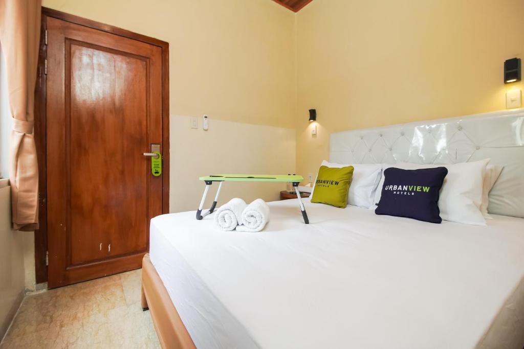East Jakarta Hotel | Urbanview Hotel Cantee Halim Perdanakusuma by RedDoorz