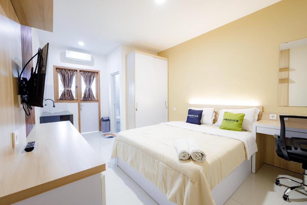 Ragunan Hotel | Urbanview Hotel Syariah The Ragunan Residence