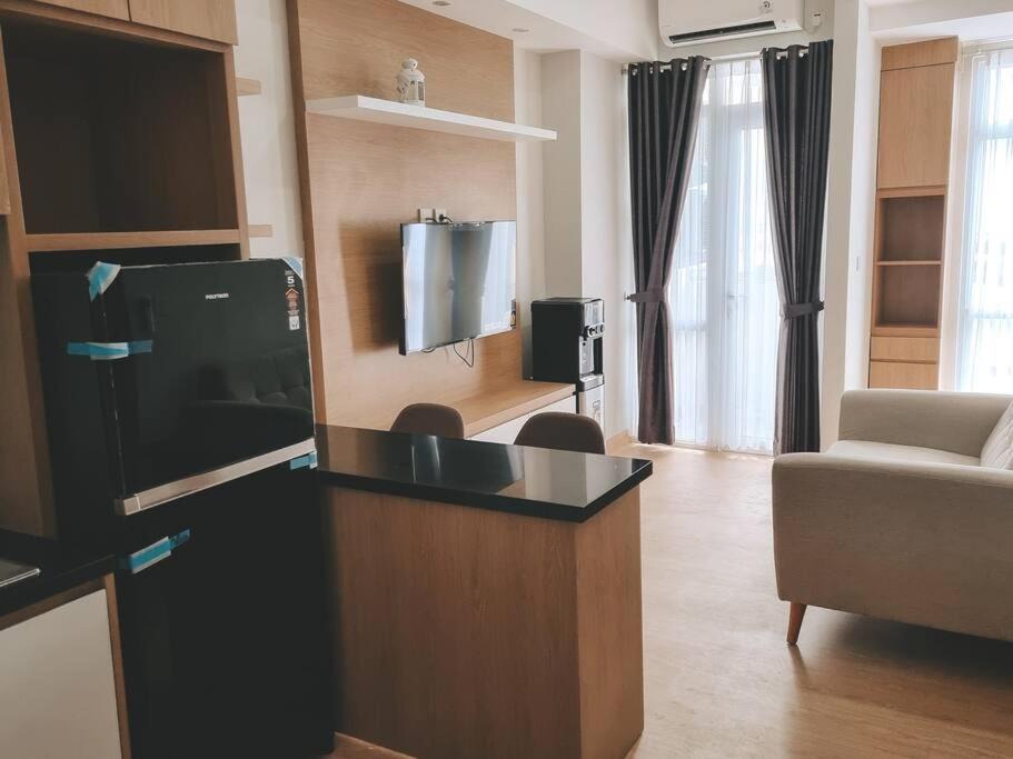Cikarang Apartment | Vasanta Innopark Apartement, 1 bedroom with infinity pool, gym & Onsen