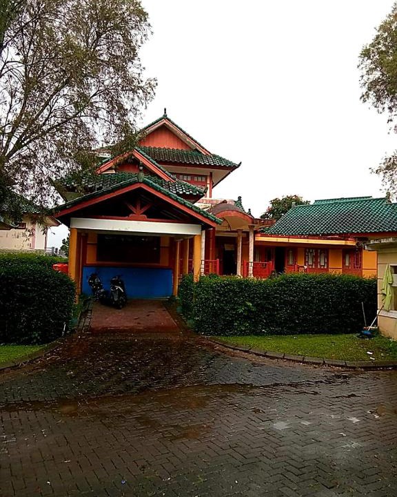 Cipanas Villa | Vila Bunga Kambodja