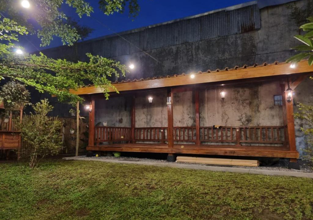 Pogung Lor Villa | Vila Raja Banana Leaf Mlati