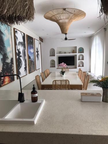 Umalas Villa | Villa Anwa Cove - Gorgeous 6-BR & 2-Pool Villa in Bali