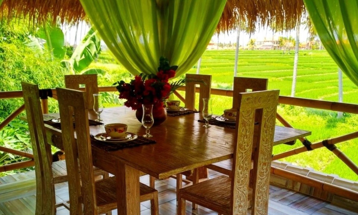 Penatih Villa | Villa "Bali Paradise" 3 br, swimming pool, big garden.
