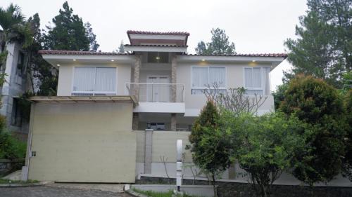Cipanas Villa | Villa Dalia Puncak N2-22