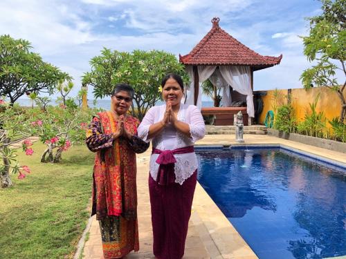 Banjartegehe House | Villa Dini Ocean Beachfront Private Pool Cook and Maid