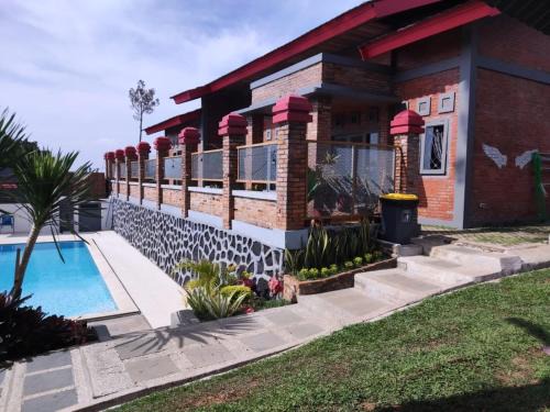Cisarua Villa | Villa Forest Puncak