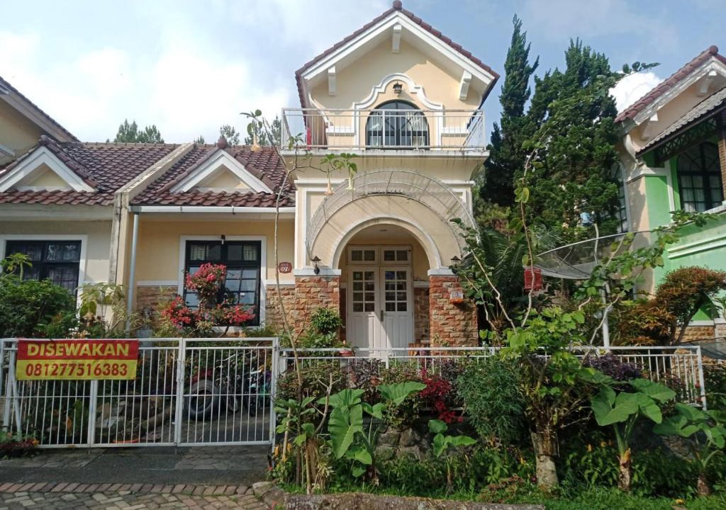 Cipanas Villa | Villa kota bunga 3 kamar bersih dan terawat