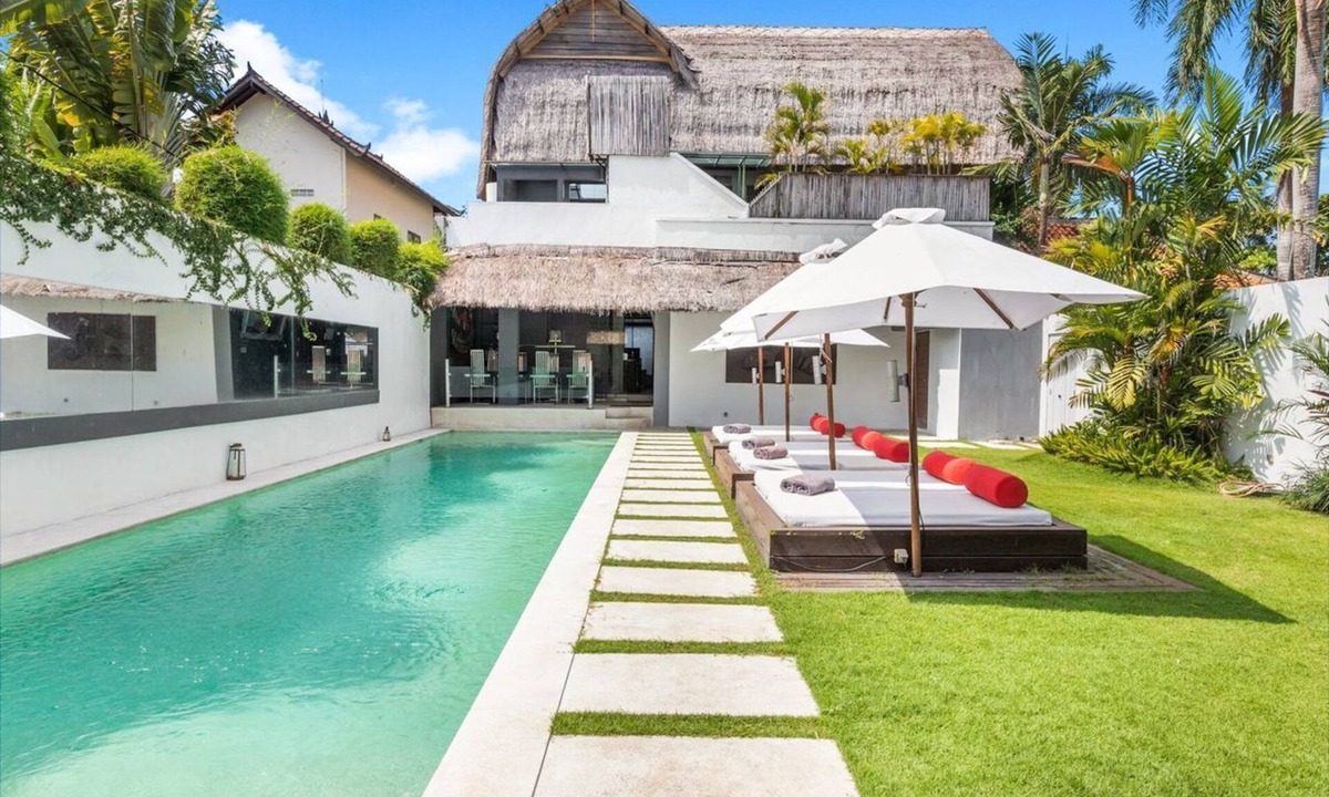 Seminyak Villa | Villa Kuta - Four Bedroom Villa, Sleeps 8