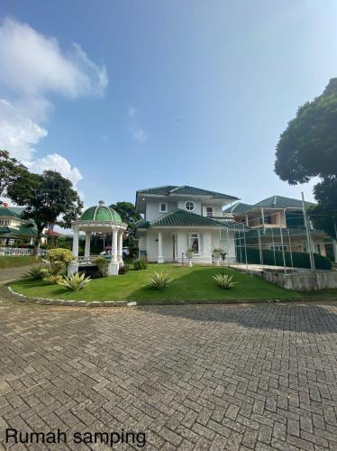Cipanas Villa | Villa Puncak Resort Cipanas