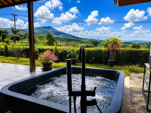 Batunya Villa | Villa Singha with stunning views near Bedugul Lake & Golf