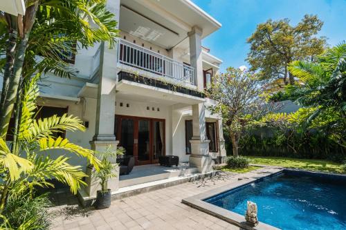 Nakula Villa | Villa Susan 6 BR - 5 mins to cafes and shops in Seminyak