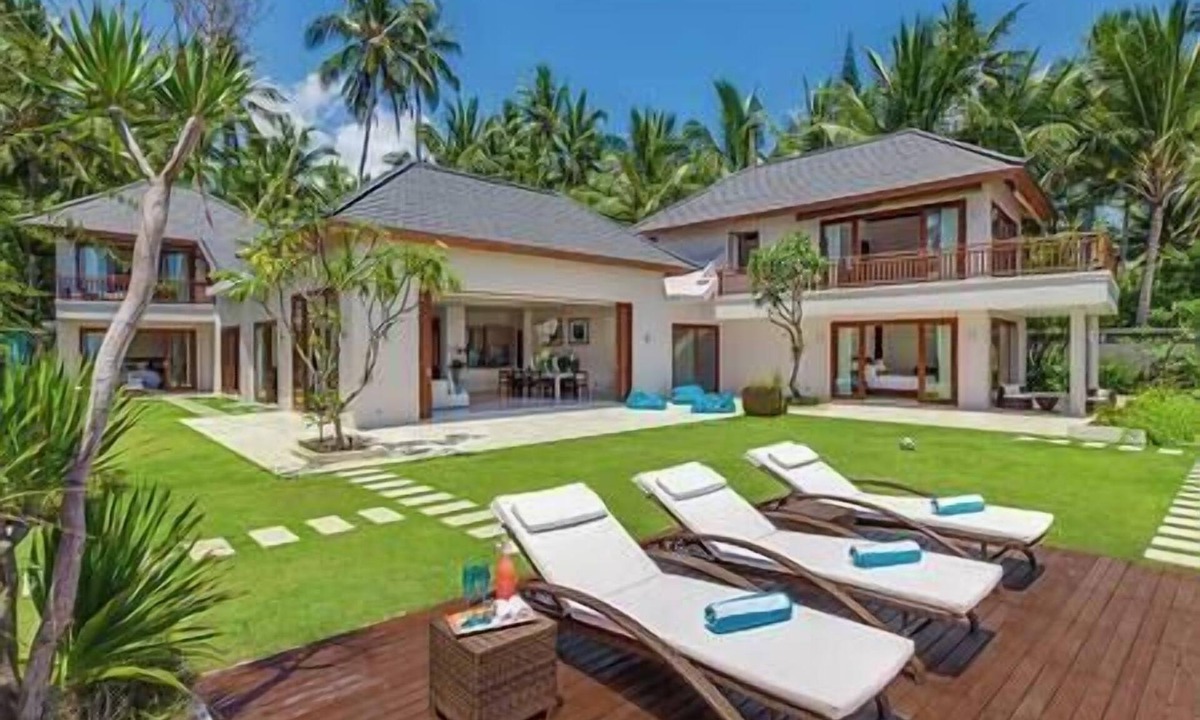 Candi Dasa Villa | Villa Tirta Nila | East Bali 4BR Beachfront | Lagoon Access & Chef