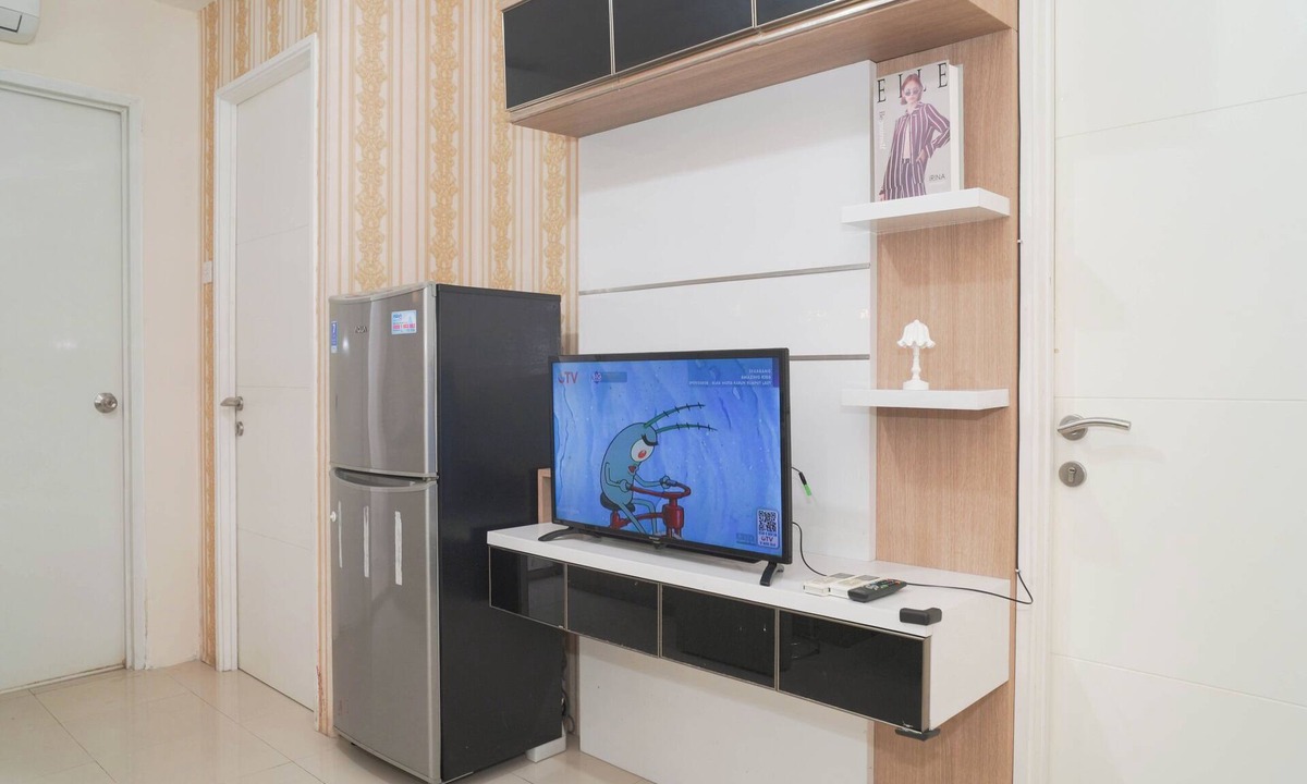 Jatinegara Apartment | Warm 2Br For 3 Pax At Bassura City Apartment Near Shopping Center