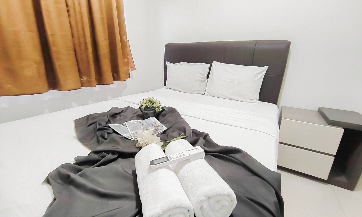 Bandung Apartment | White Tone 1Br For 2 Pax At Parahyangan Residence