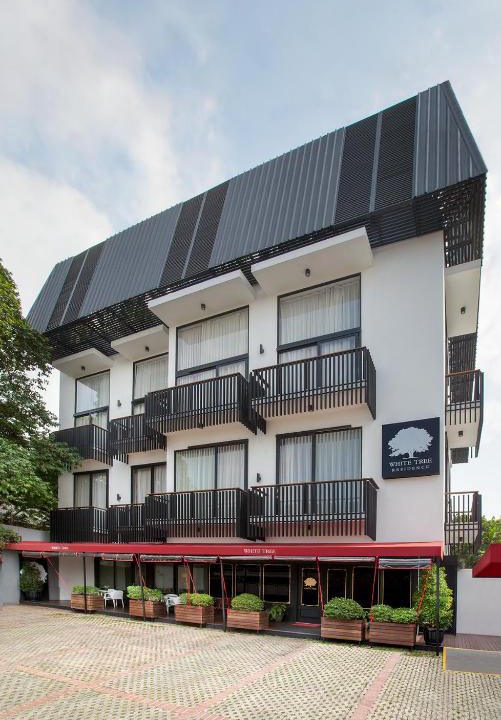 Cipete Selatan Hotel | White Tree Residence