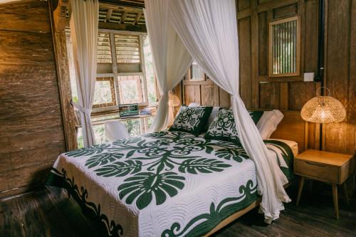 Celuk House | Wooden house Near Bali zoo