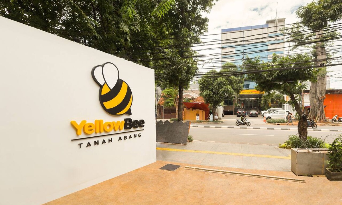 Kampung Bali Hotel | Yellow Bee Tanah Abang