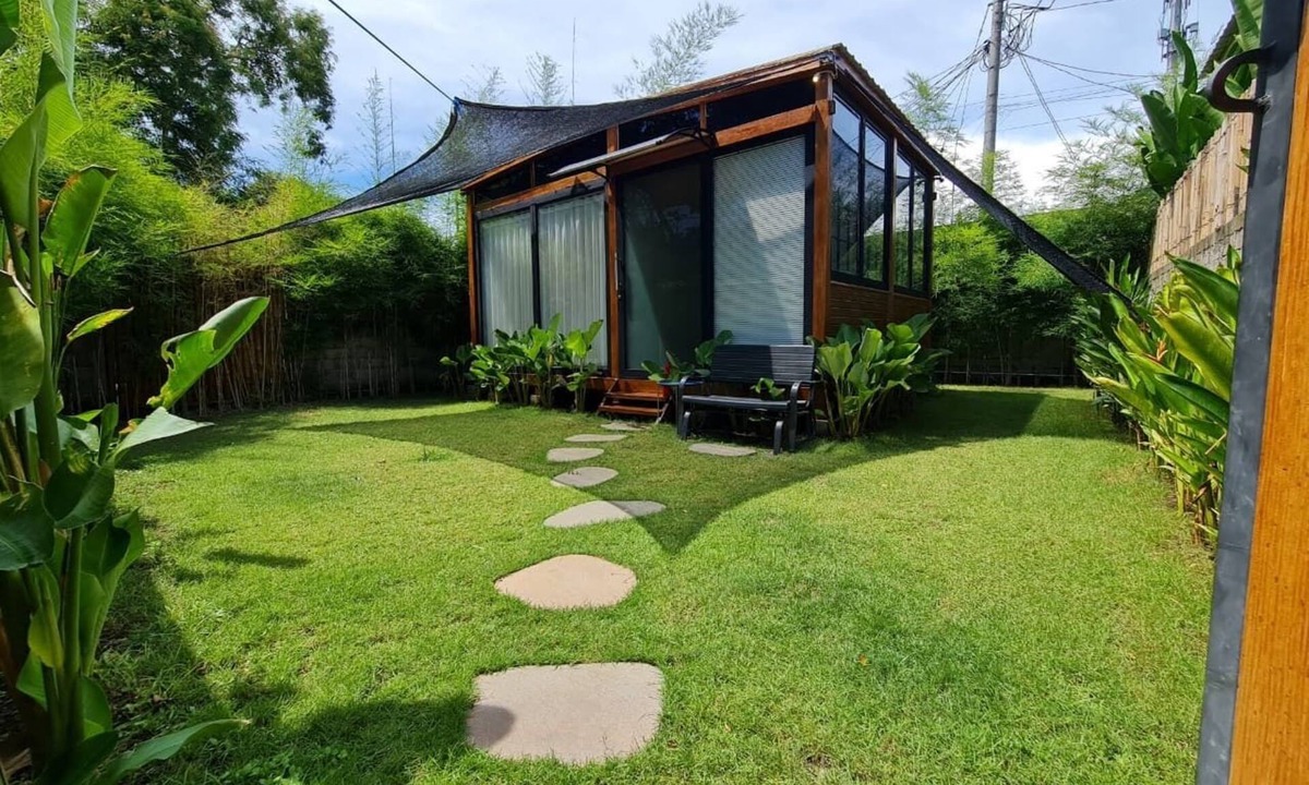 Dalung Villa | YY Black - Peaceful Wooden Tiny House with a Cozy Ambience
