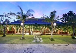 1 BR Suite Villa with a private pool, FREE return airport transfers
