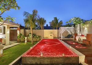 1 BR Suite Villa with a private pool, FREE return airport transfers