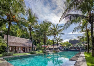 Charming Wooden 5 Bedroom Private Pool Villa