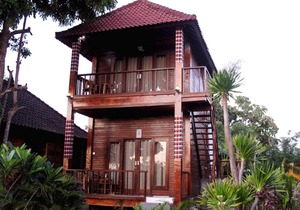 Dmas Huts Lembongan