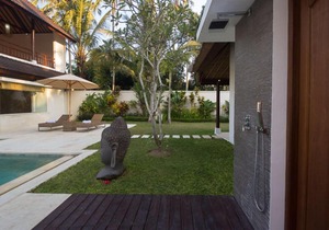 Rent a Luxury Villa in Bali Close to the Beach, Bali Villa 2036