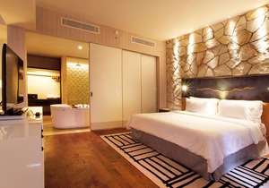 Spacious Modern Suite with Free Minibar Items (T Sand Suite24) in Bali
