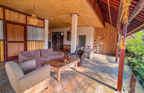 Sambahan Bed & Breakfast | 130 m² Bed and breakfast ∙ 5 guests