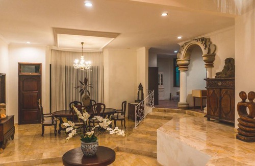 Denpasar Villa | 2000 m² Villa ∙ 6 bedrooms ∙ 14 guests