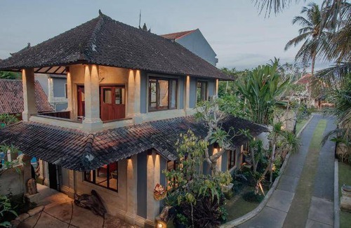 Petulu Villa | 225 m² Villa ∙ 4 bedrooms ∙ 8 guests
