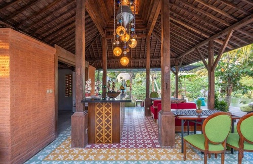 Peliatan House | 2500 m² House ∙ 21 bedrooms ∙ 30 guests