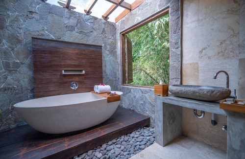 Peliatan House | 2500 m² House ∙ 21 bedrooms ∙ 30 guests