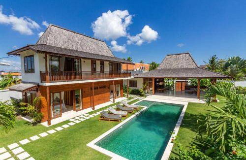 Kerobokan Villa | 300 m² Villa ∙ 5 bedrooms ∙ 11 guests