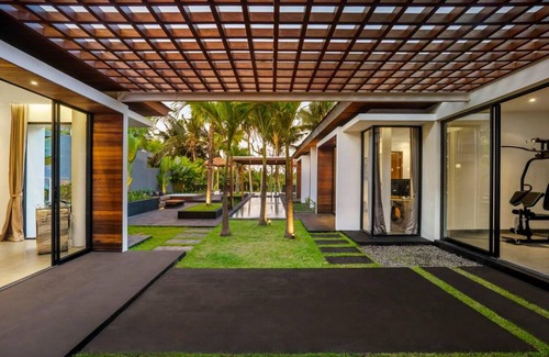 Sayan Villa | 692 m² Villa ∙ 5 bedrooms ∙ 10 guests