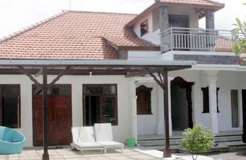 Denpasar House | 739 m² House ∙ 3 bedrooms ∙ 6 guests