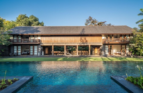 Umalas Villa | 7BR Villa For Large Groups W/Pool Table, Canggu! 9Min Drive To Seminyak Square!