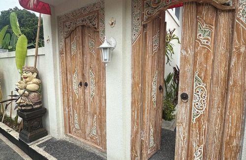 Kutuh Villa | Charming 1 bedroom private pool villa, living room and kitchen in southern Bali