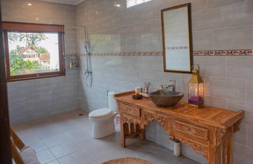 Pejeng Kawan Villa | Huge Modern Balinese Home with Panoramic Rice Views!