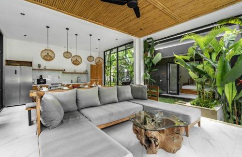 Melayang Villa | Luxury Escape 6 BR Tropical Private Villa CYN