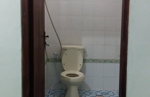 Denpasar Barat Hostel | Morotai Camp - 4 Bed Mixed Dorm W.Fan