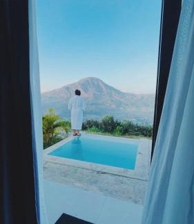 Songan Hotel | Pinggan Foggy