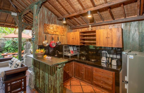 Kedewatan Villa | Roumantic Villa Bunutan