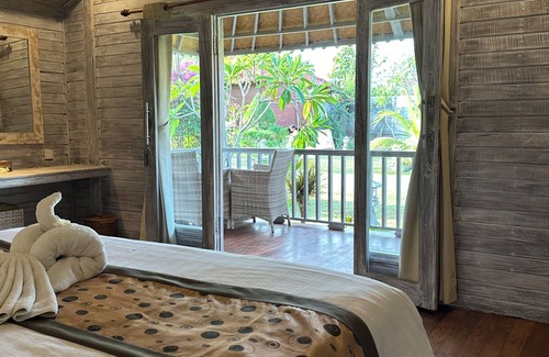 Mushroom Bay Bed & Breakfast | The Niti Hut's