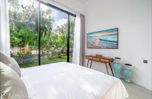 Kutuh Villa | Tropical Vibes Only - Spacious 3BR Villa - Beach & Pool Bliss