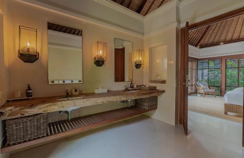 Mushroom Bay Villa | Villa Sayang