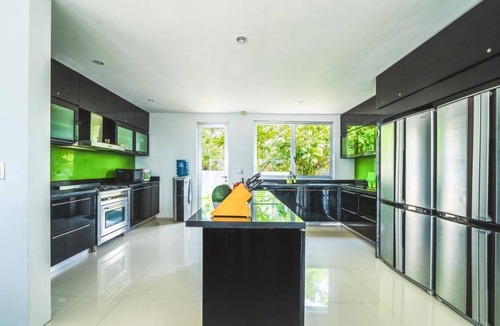 Uluwatu Villa | 1000 m² Villa ∙ 4 bedrooms ∙ 8 guests