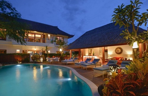 Kesiman House | 14BR Private Villa For Large Group Located In Sanur! 4Min Drive To The Port!