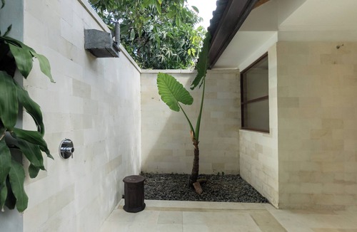 Central Seminyak Villa | 1Bedroom Private Villa with Chinese Elegance Style