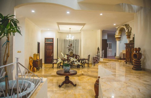 Denpasar Villa | 2000 m² Villa ∙ 6 bedrooms ∙ 14 guests